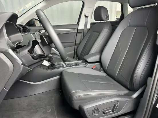 AUDI-Q3-2024