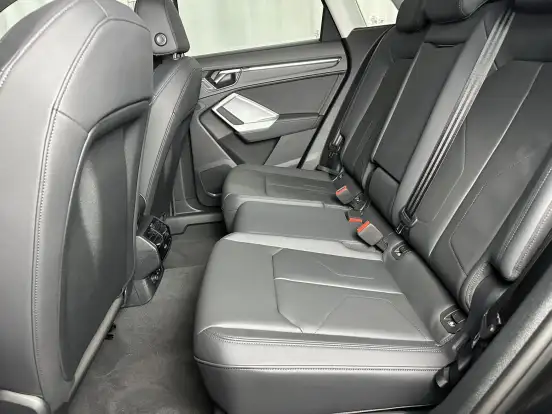 AUDI-Q3-2024