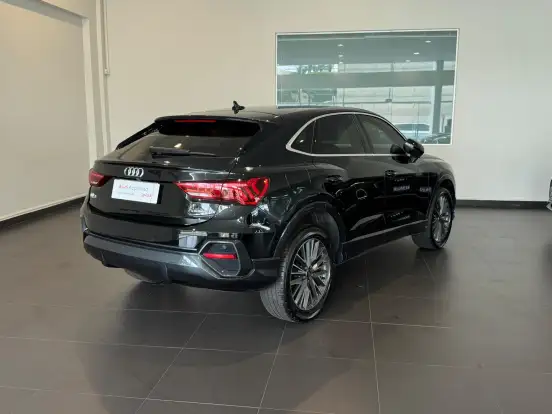 AUDI-Q3-2023