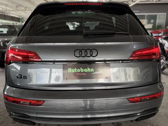 AUDI-Q5-2023
