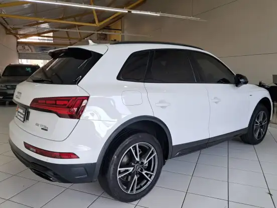 AUDI-Q5-2023