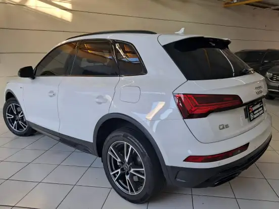 AUDI-Q5-2023