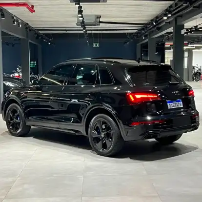 AUDI-Q5-2024