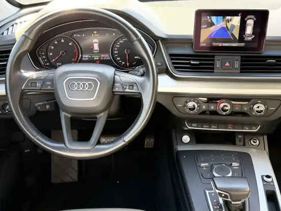 AUDI-Q5-2019