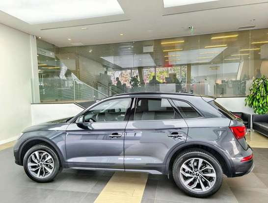 AUDI-Q5-2024