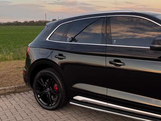 AUDI-Q5-2022