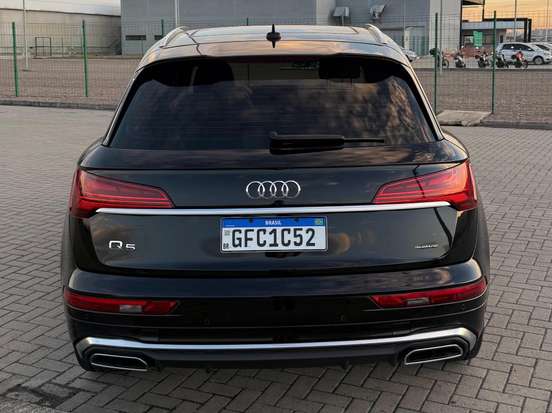 AUDI-Q5-2022