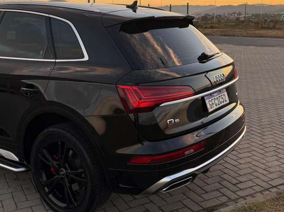 AUDI-Q5-2022
