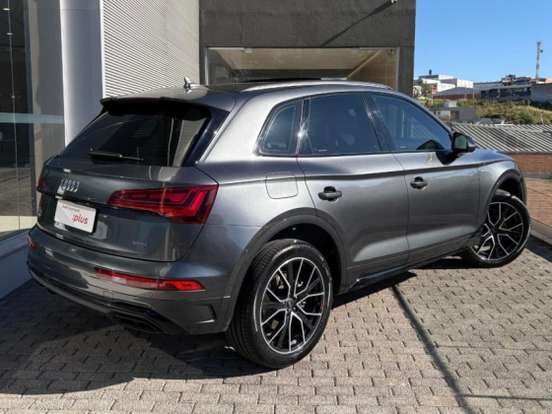 AUDI-Q5-2023
