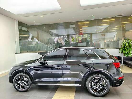 AUDI-Q5-2024
