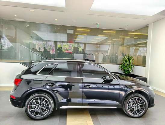 AUDI-Q5-2024