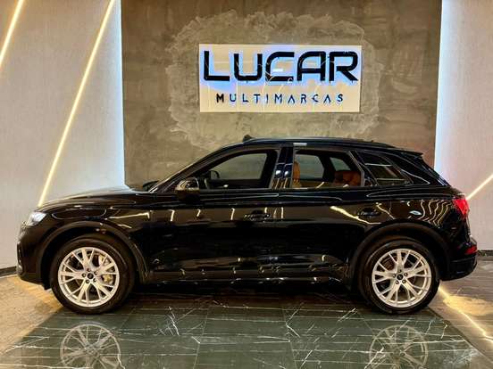 AUDI-Q5-2022