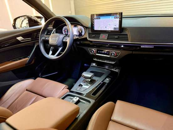 AUDI-Q5-2022