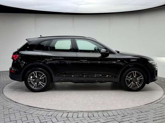 AUDI-Q5-2023