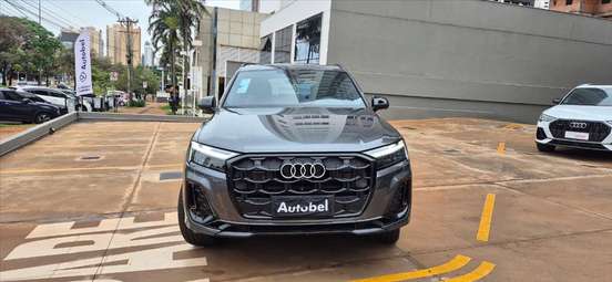 AUDI-Q7-2025