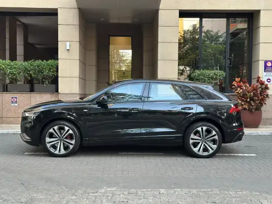 AUDI-Q8-3.0 TFSI GASOLINA PERFORMANCE BLACK QUATTRO TIPTRONIC AUDI-Q8-2022