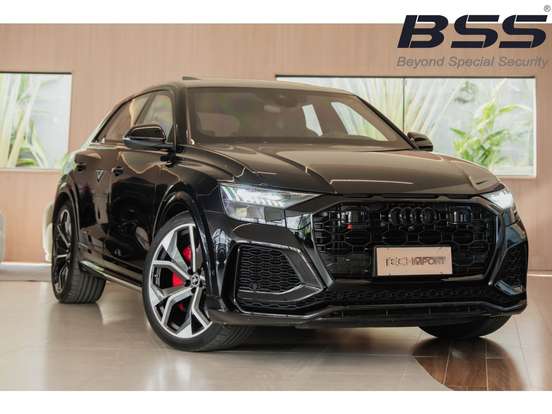 AUDI-RS Q8-2020