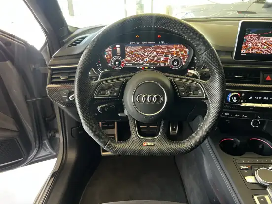 AUDI-RS4-2019