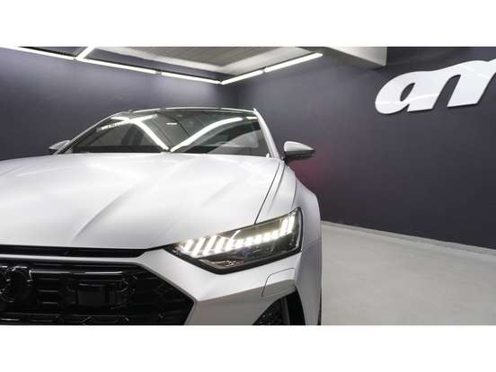 AUDI-RS6-2025