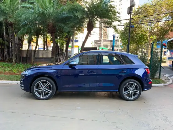 AUDI-SQ5-2017
