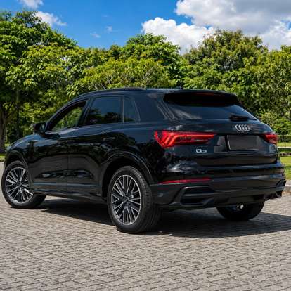 AUDI-Q3-2023