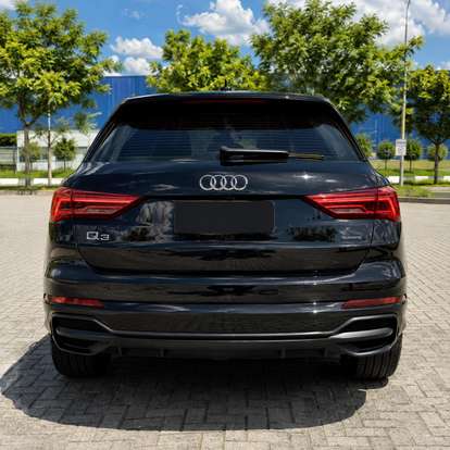 AUDI-Q3-2023