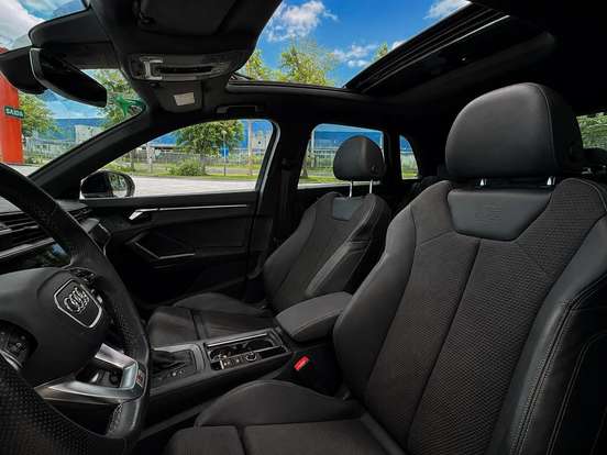 AUDI-Q3-2023