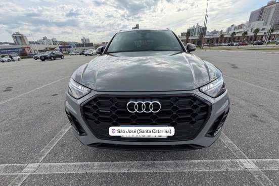 AUDI-Q5-2021