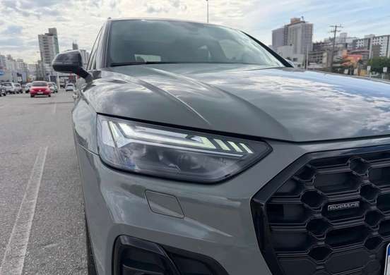 AUDI-Q5-2021
