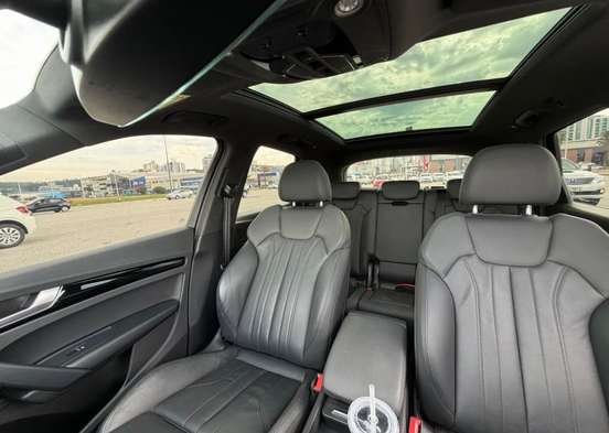 AUDI-Q5-2021