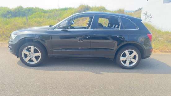 AUDI-Q5-2011