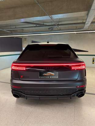 AUDI-RS Q8-2023
