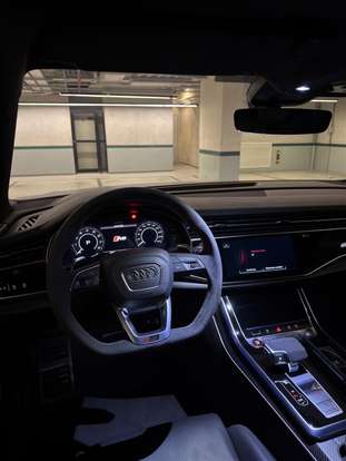 AUDI-RS Q8-2023