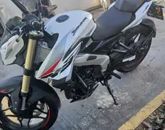 BAJAJ DOMINAR NS400Z BAJAJ DOMINAR NS400Z