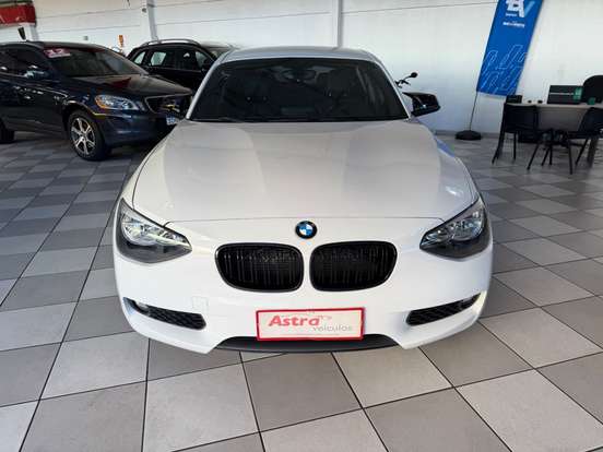 BMW-118i-2012