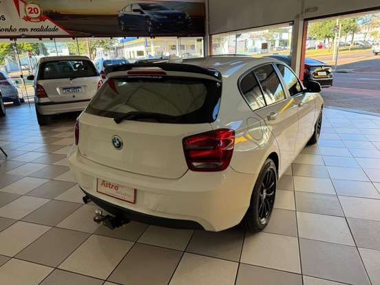 BMW-118i-2012