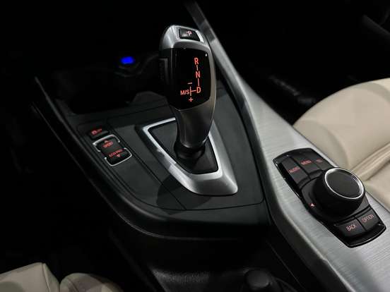BMW-120i-2015