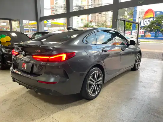 BMW-218i-2020