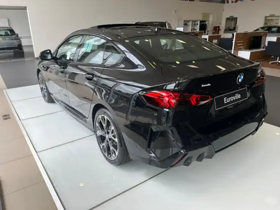 BMW-220i-2026