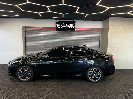 BMW-220i-2025