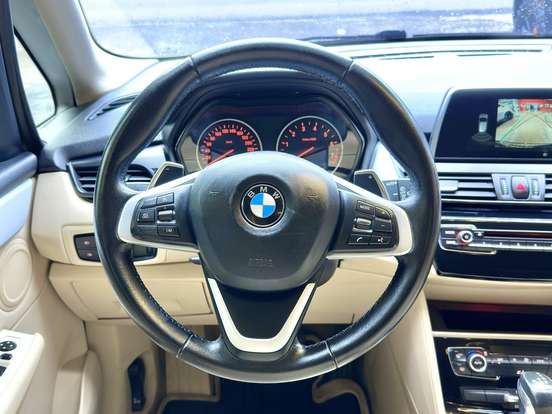 BMW-220i-2018