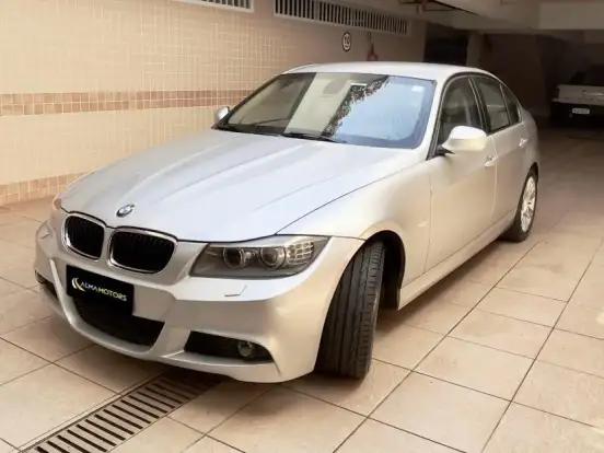 BMW-318i-2.0 SEDAN 16V GASOLINA 4P AUTOMÁTICO BMW-318i-2011