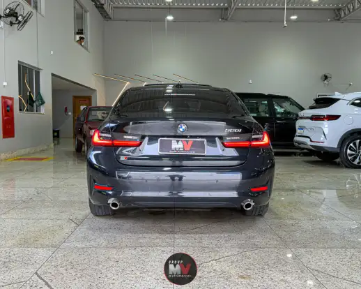 BMW-320i-2021
