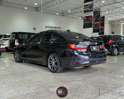 BMW-320i-2021