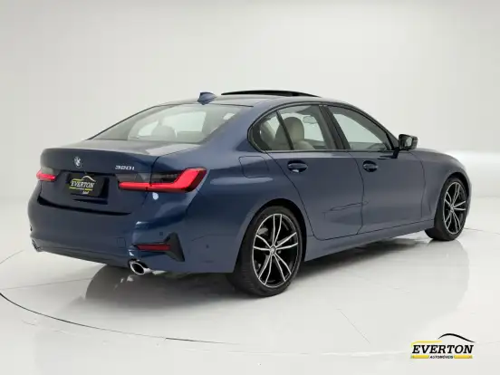 BMW-320i-2021