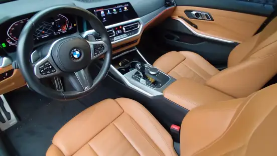 BMW-320i-2019