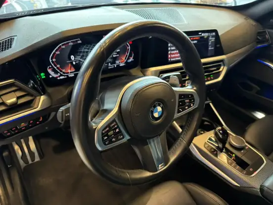 BMW-320i-2020