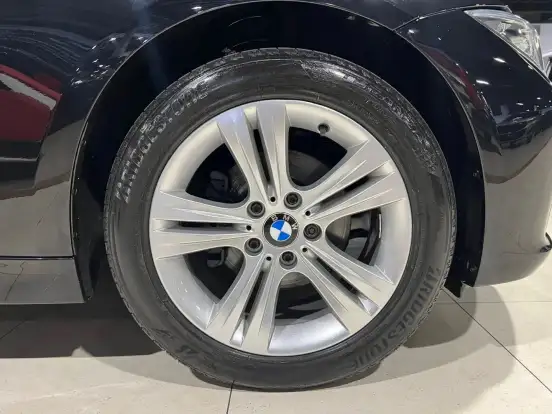 BMW-320i-2.0 SPORT 16V TURBO ACTIVE FLEX 4P AUTOMÁTICO BMW-320i-2015