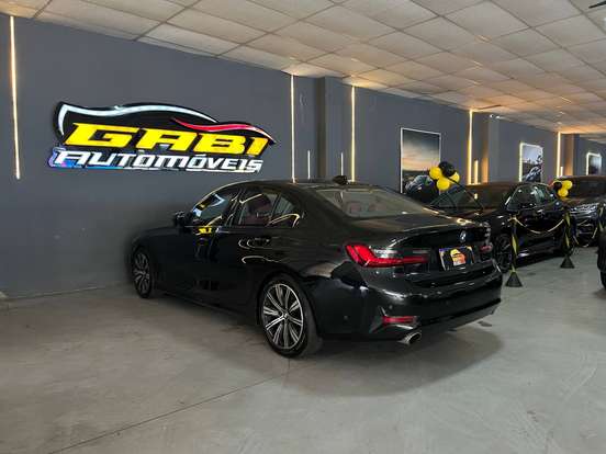 BMW-320i-2022