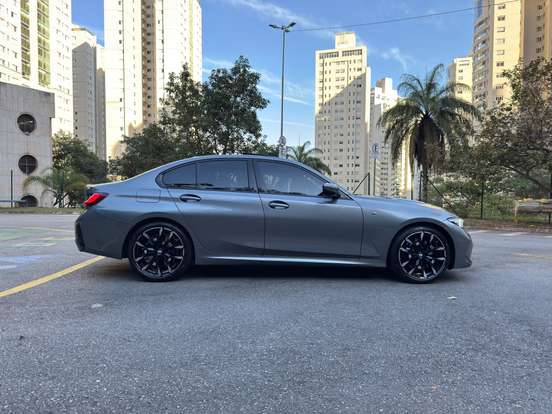 BMW-320i-2024